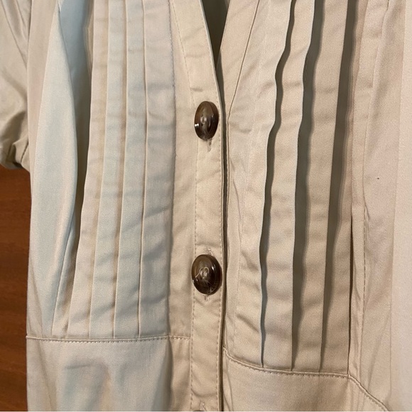 H&M button up dress. Excellent condition. Size EU 38 / US 8. Cotton blend. - Picture 6 of 9